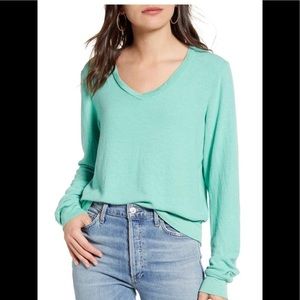 WILDFOX Baggy Beach V-Neck Top Orin